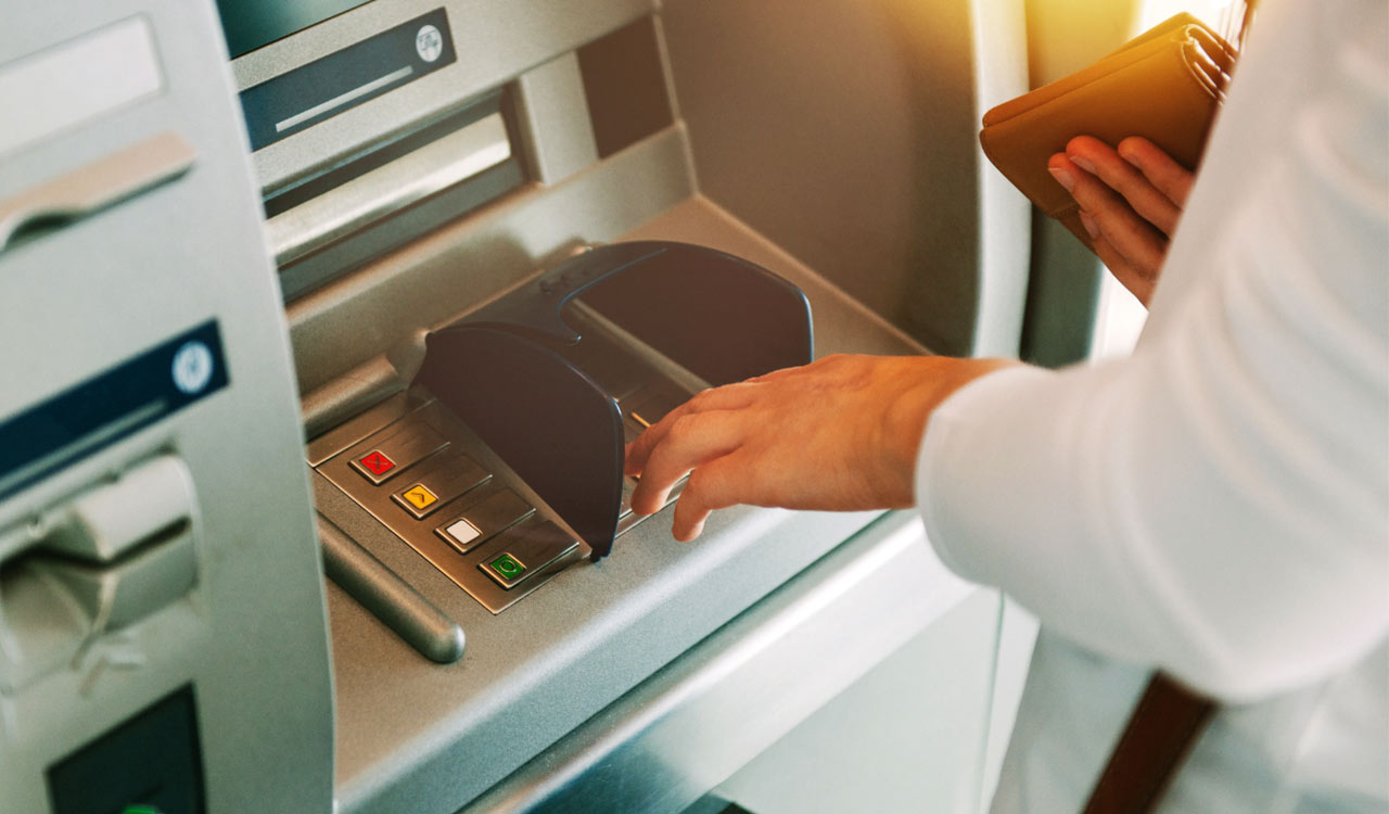 Hyderabad: Man urinates on ATM at Raj Bhavan road, damages machine’s sensor
