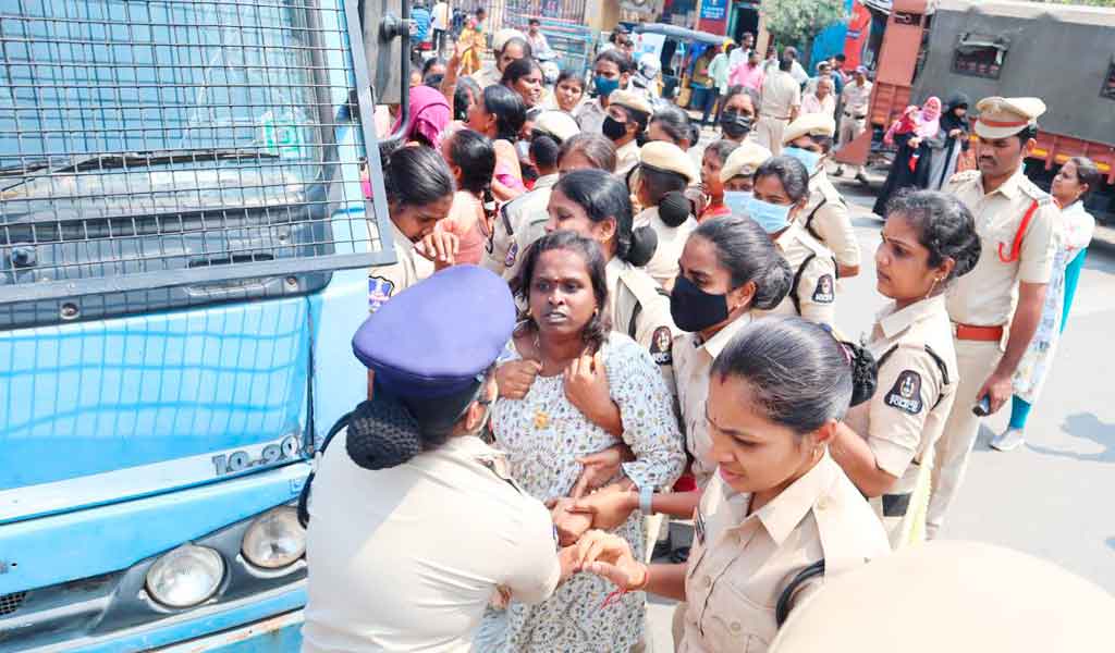 Hyderabad: Asha workers protest at Koti DME for hikes