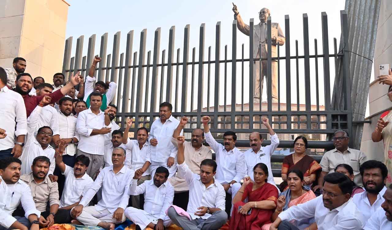 BRS leaders protesting against Jagadish Reddy’s suspension detained