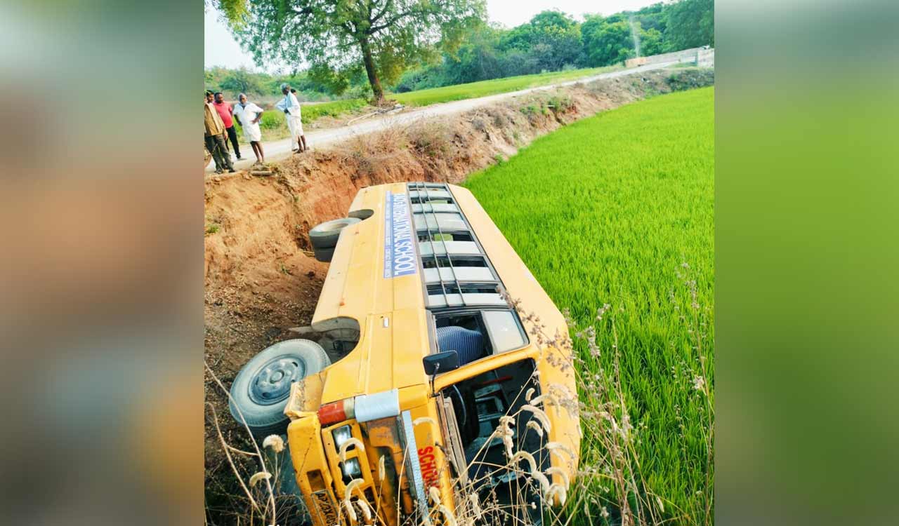 Four students injured as school bus falls into paddy field in Telangana’s Siddipet