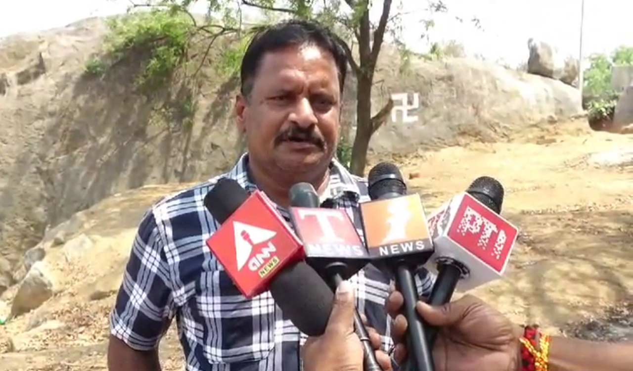 Bhatti follower accuses Tummala follower of encroaching govt land in Telangana’s Khammam