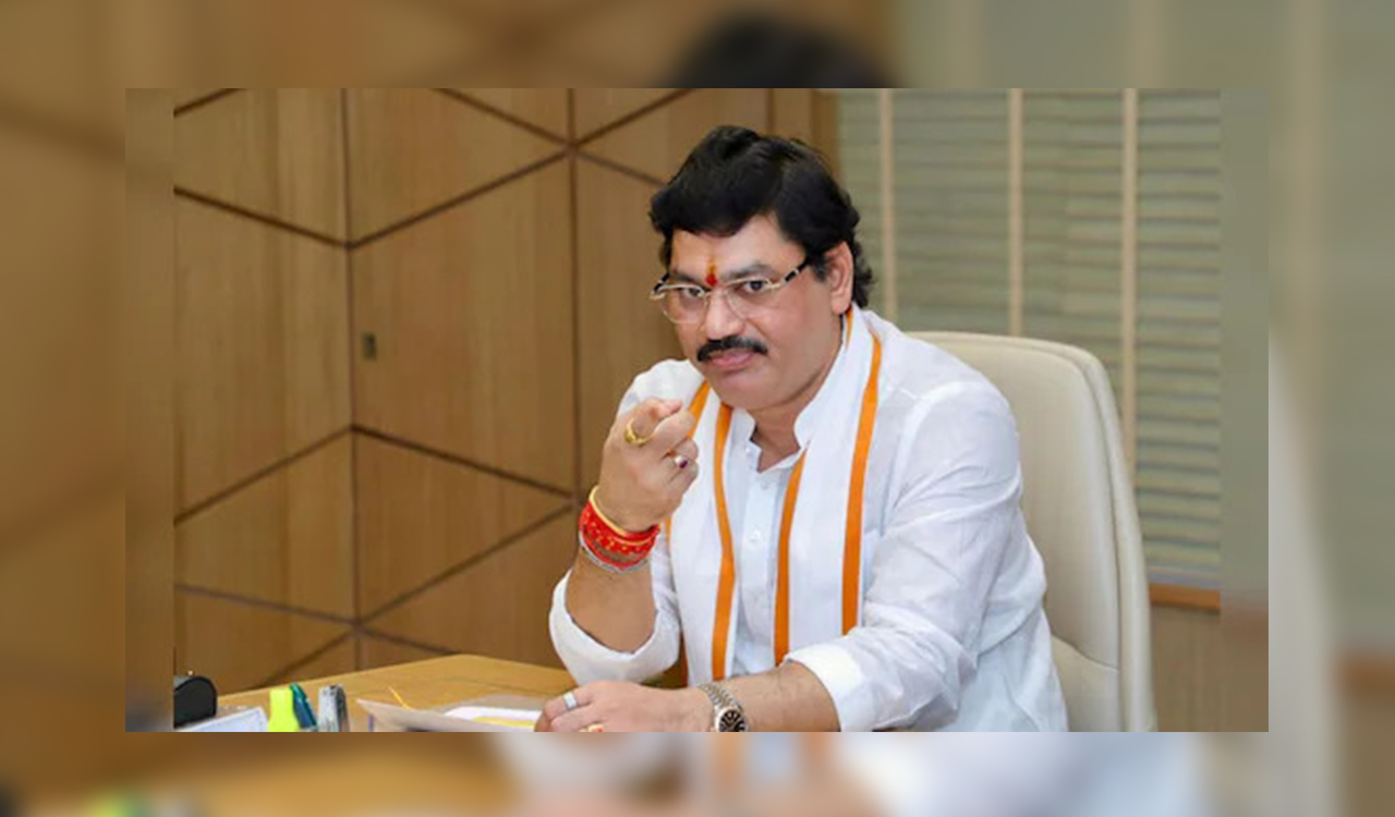 Maharashtra Chief Minister asks Dhananjay Munde to resign as minister
