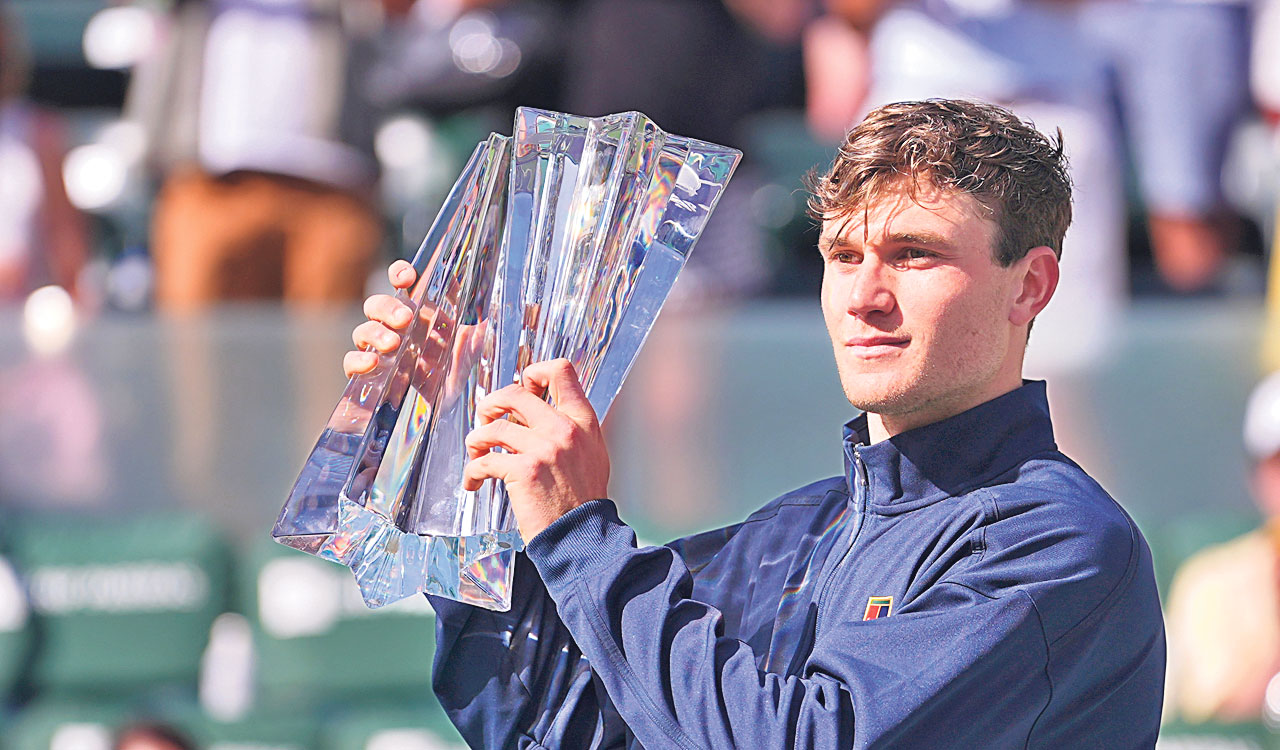 Mirra takes down mighty Sabalenka, youngest to win Indian Wells after Serena; Draper wins men’s title