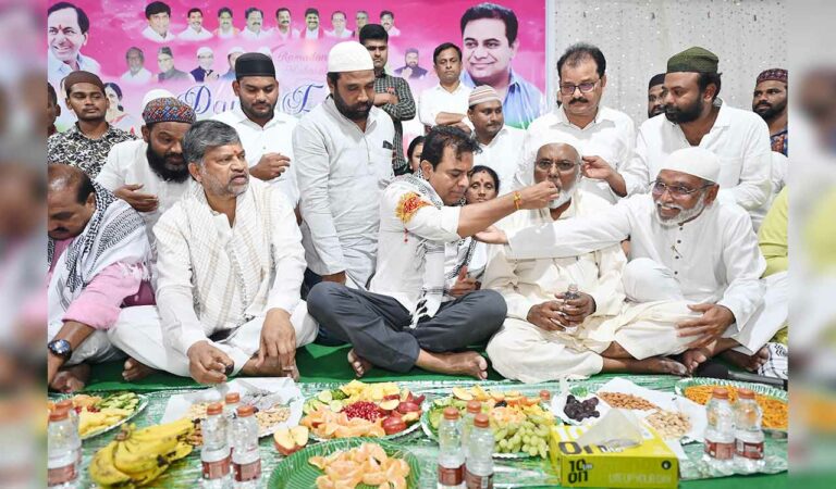 No festive mode in Telangana as Ramzan gifts, Bathukamma sarees stalled by Congress government, says KTR
