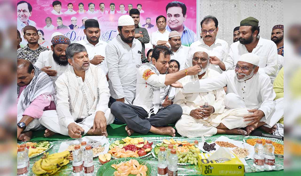 No festive mode in Telangana as Ramzan gifts, Bathukamma sarees stalled by Congress government, says KTR