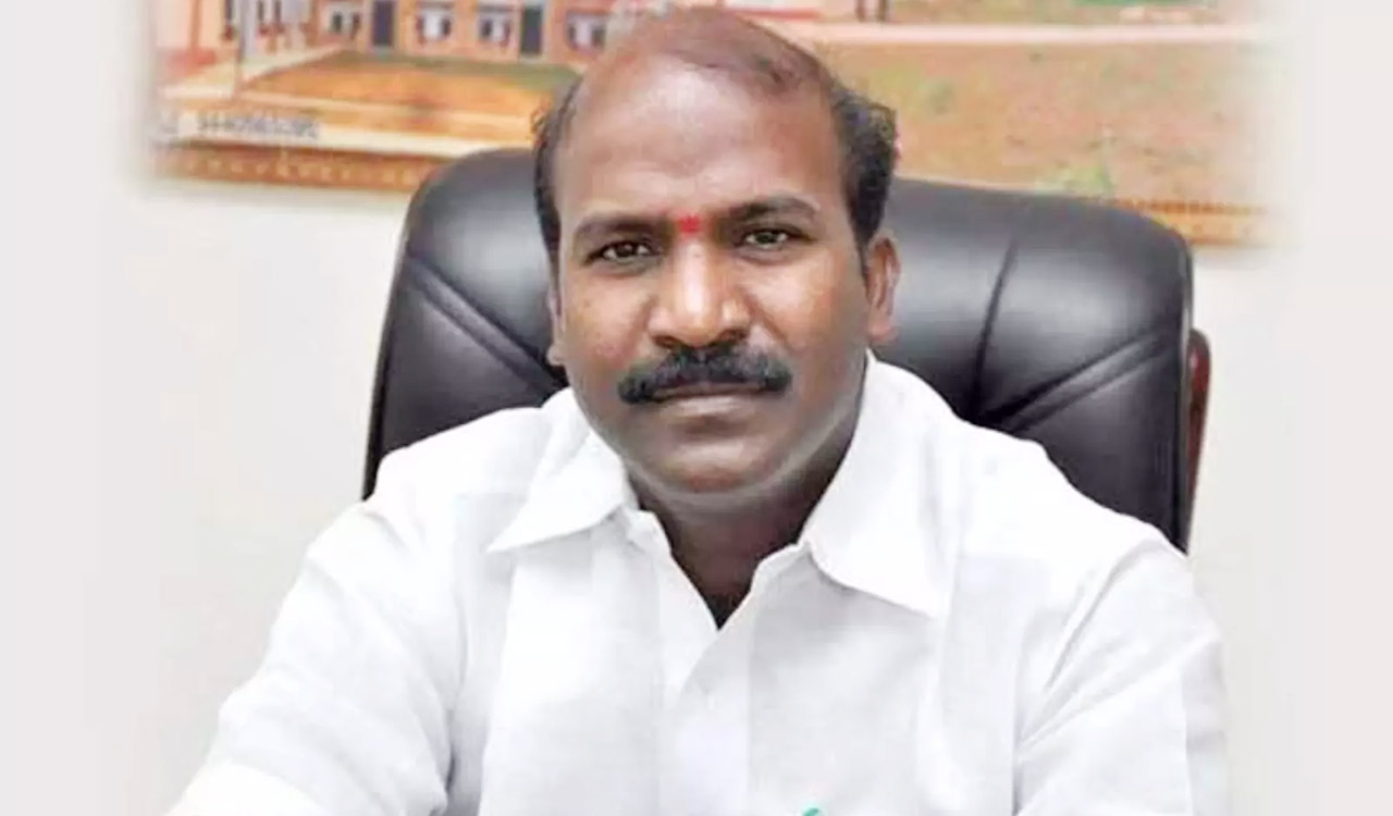 Former MLA Chirumarthi Lingaiah demands compensation for crop losses-terangana today