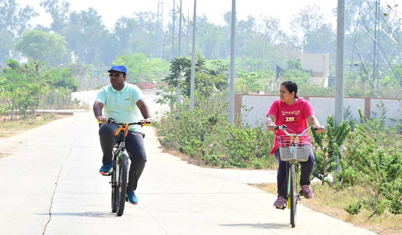 Medak Collector pedals his way to Ramayampet to inspect bus station