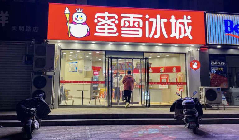 This Chinese F&B chain overtakes Starbucks, McDonald’s