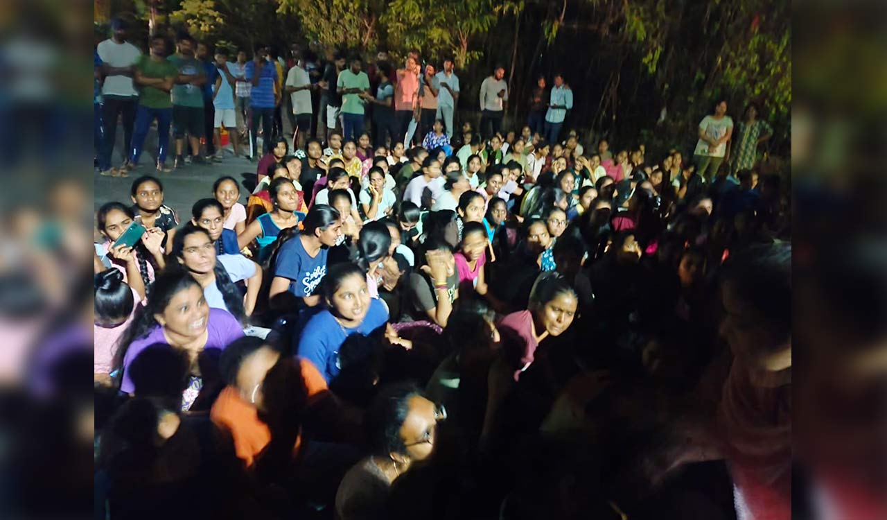 Hyderabad: Osmania University women students protest over water woes in hostel