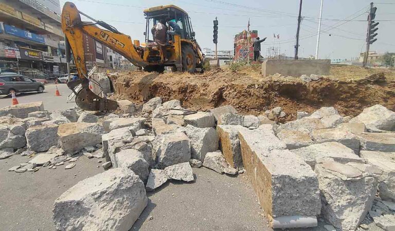 Officials draw flak for reducing width of traffic island in Mancherial