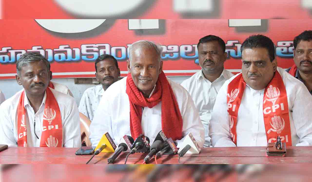 CPI MLA exposes lapses in crop loan waiver, opposes sale of UoH land