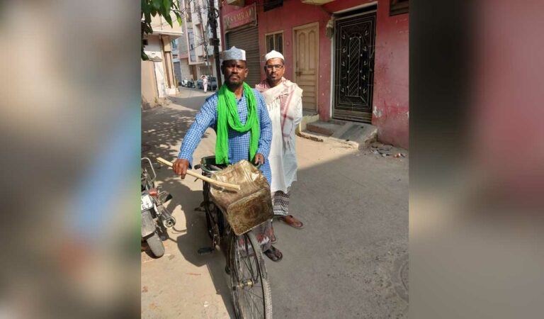 Sehriwala Or Zohridar visit neighbourhoods to wake up the devout Muslims for sehri (pre-dawn meal)