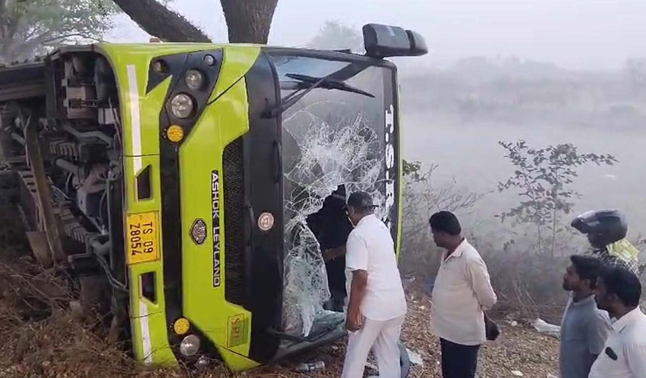 Several injured after TGRTC Indra bus turns turtle in Khammam