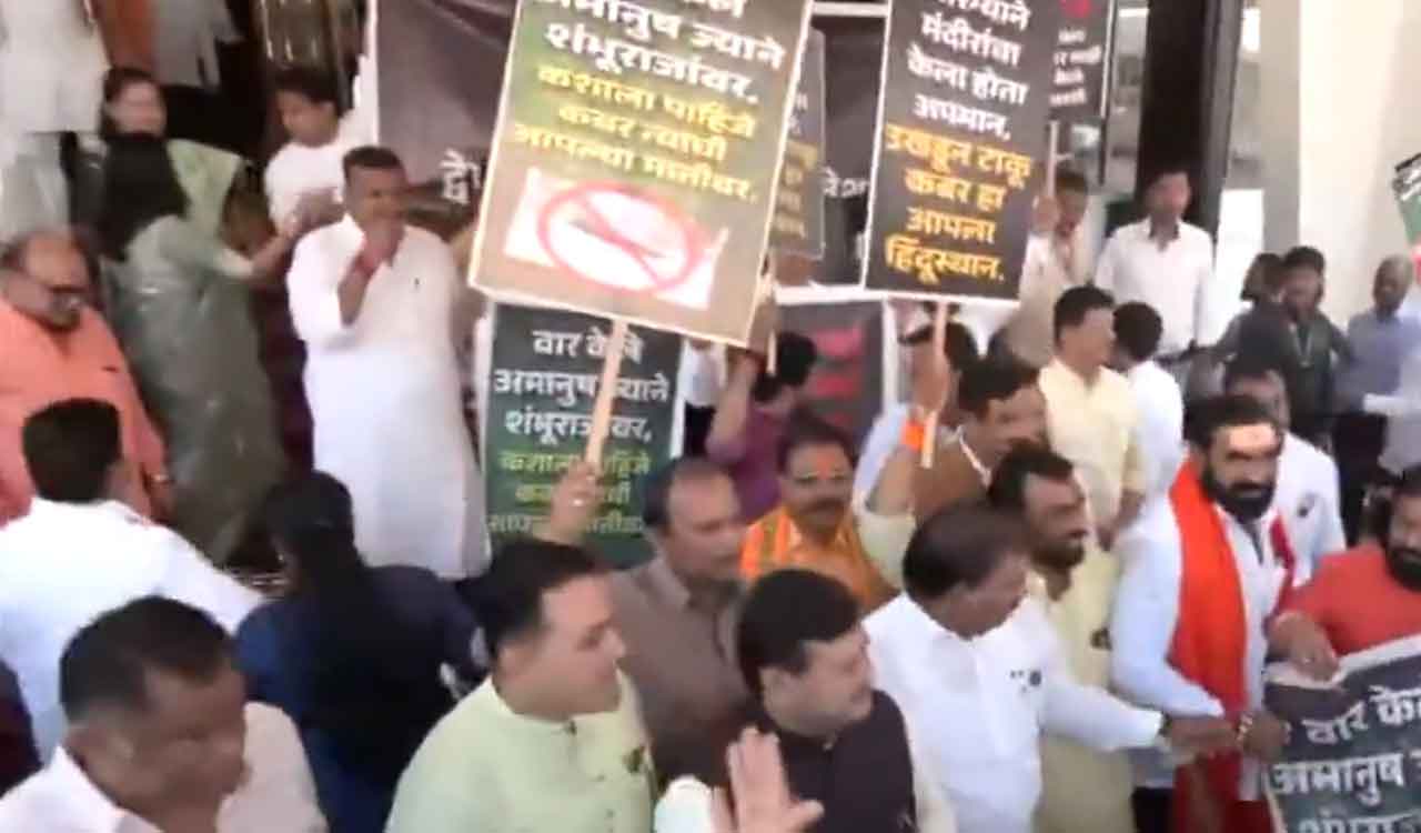Shiv Sena MLAs demand removal of Aurangzeb’s grave, protest at Maharashtra Assembly
