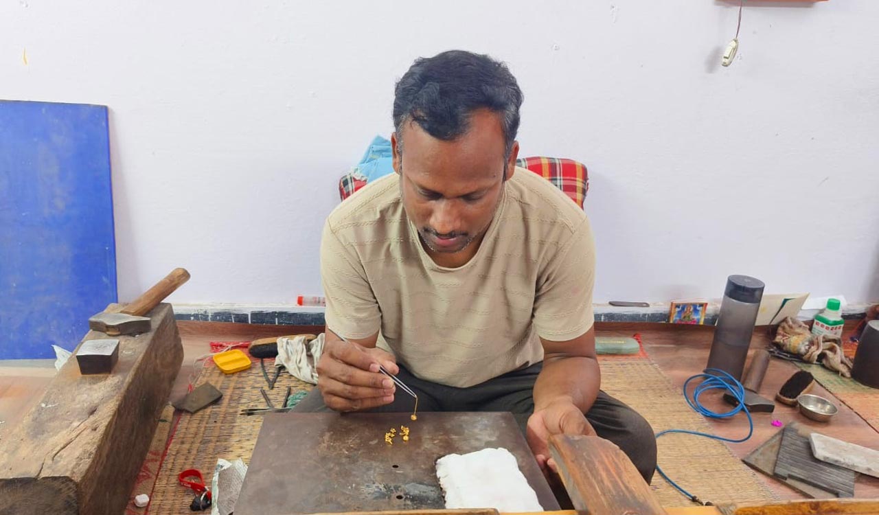 Soaring gold prices spell doom for goldsmiths in Telangana