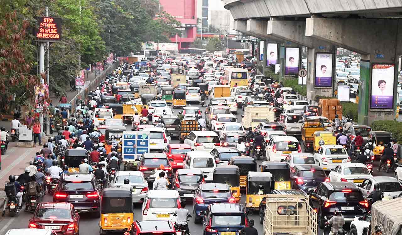 Rs 9,000 crore of traffic fines unpaid in 2024: report