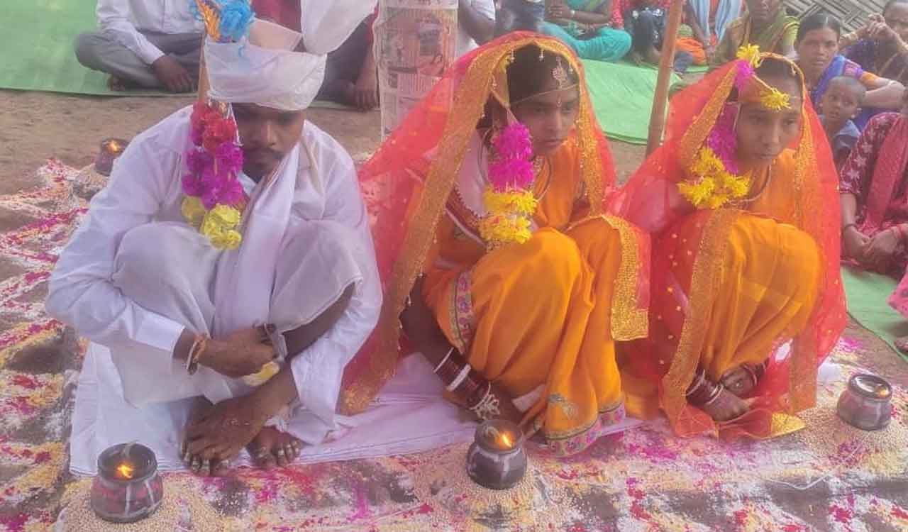 Tribal man falls in love with two women, marries them both in same ceremony at Asifabad