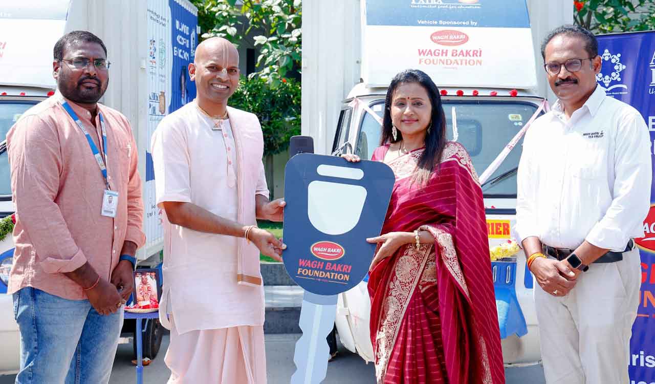 Wagh Bakri Foundation contributes nine electric delivery vehicles to Akshaya Patra Foundation
