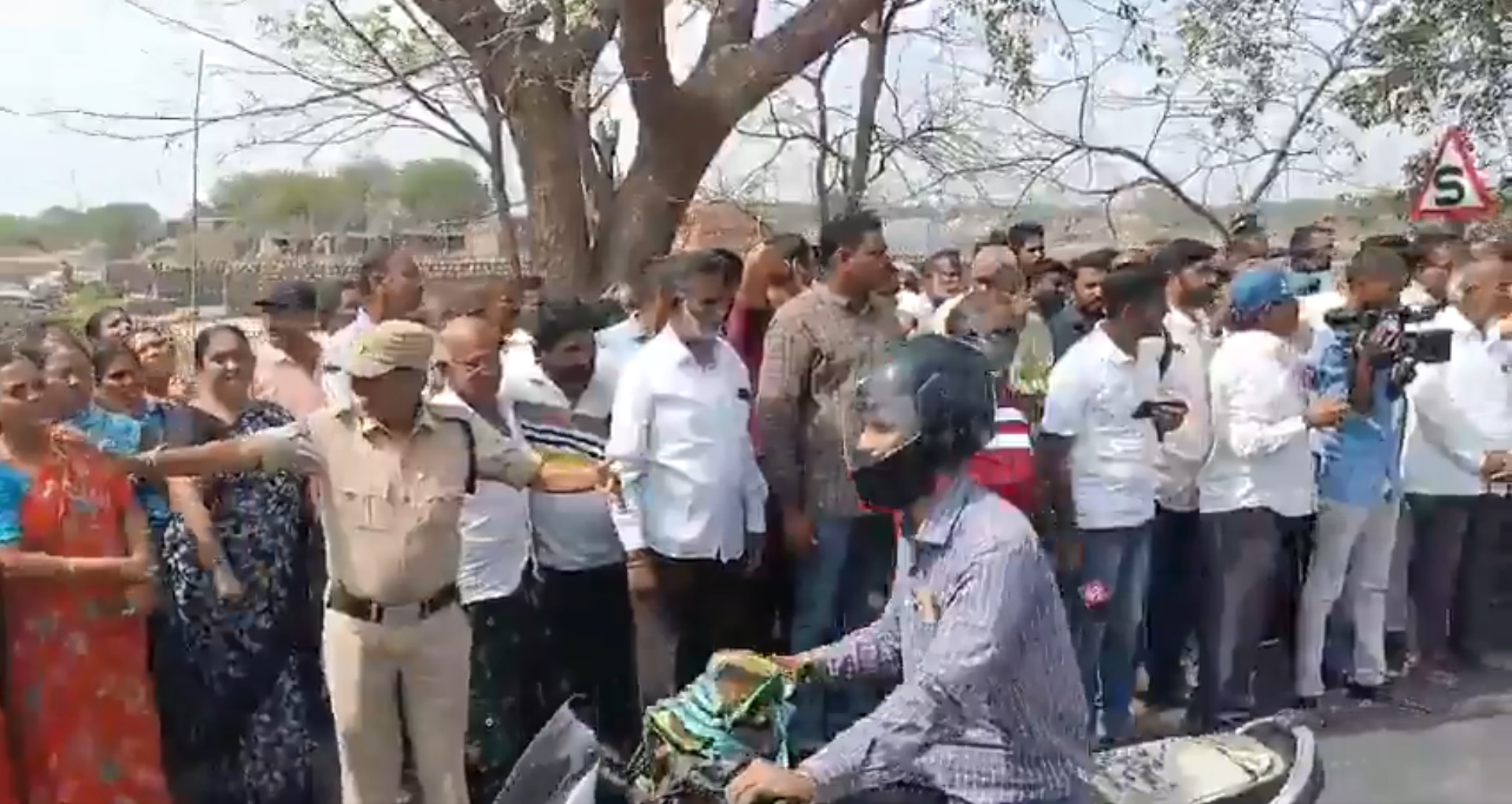 Telangana: Farmers up in arms against land survey for Mamnoor airport in Warangal