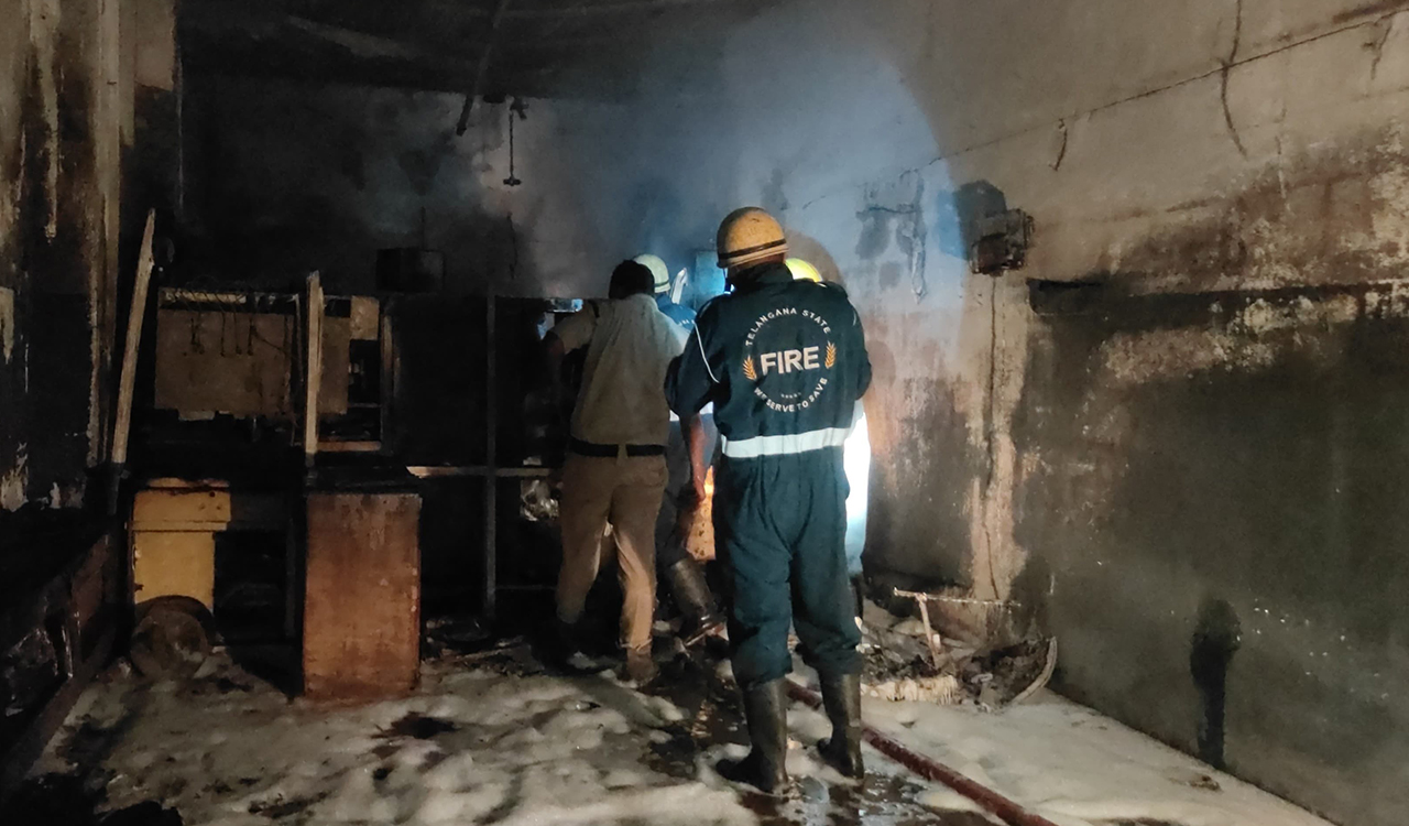 Hyderabad: Fire breaks out at mechanic workshop at Nampally 