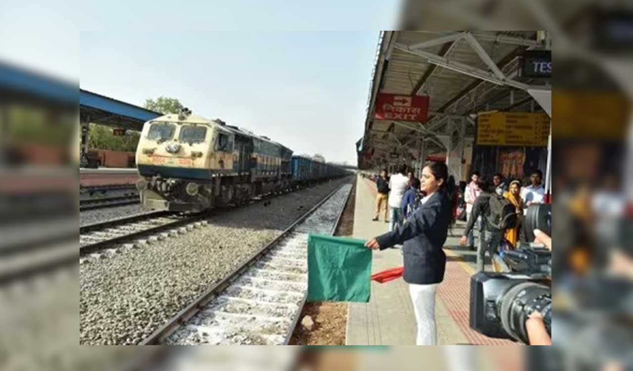Indian Railways: Women staff crosses 1.1 lakh-mark