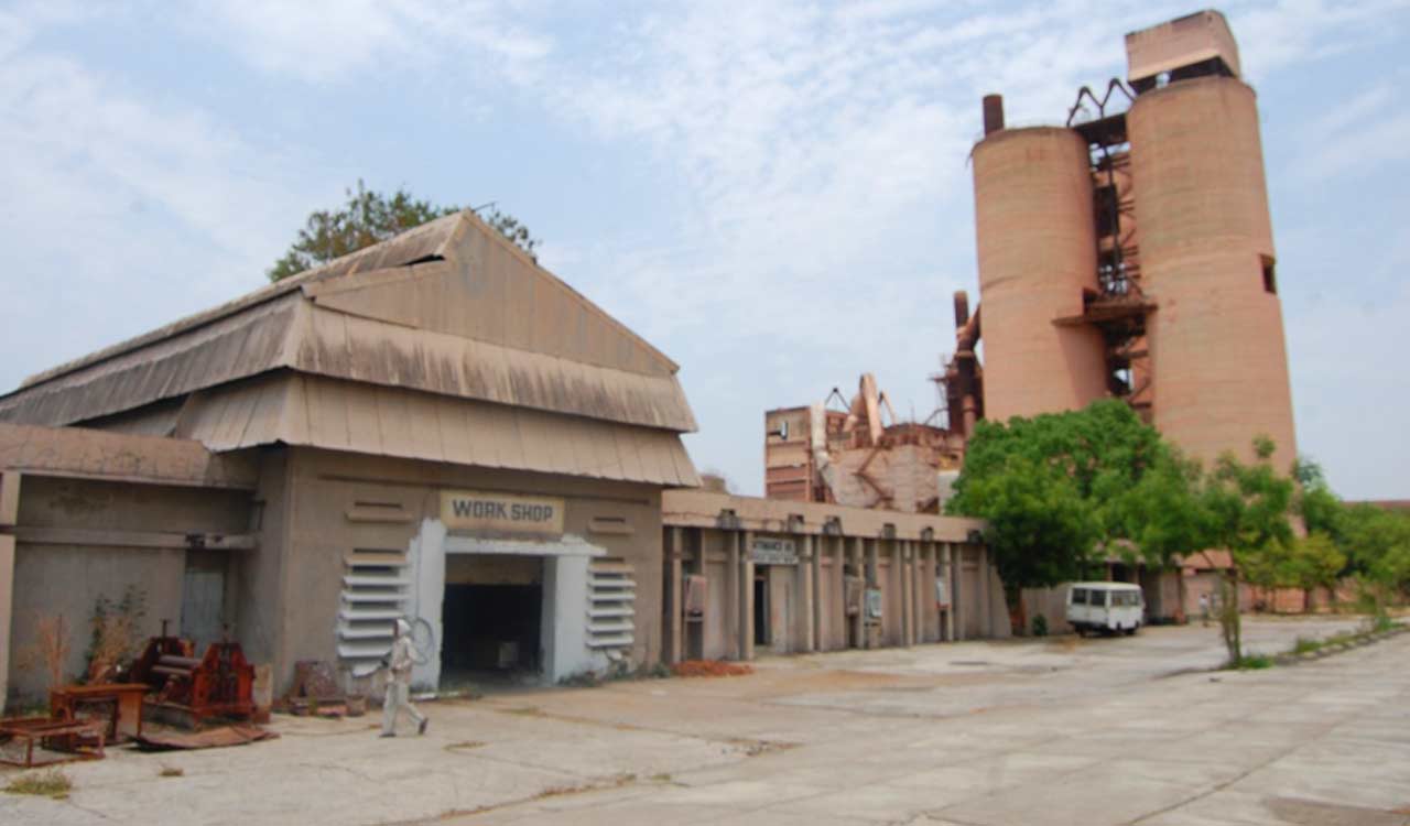 Workers to launch protests against Centre’s move to sell CCI properties in Adilabad