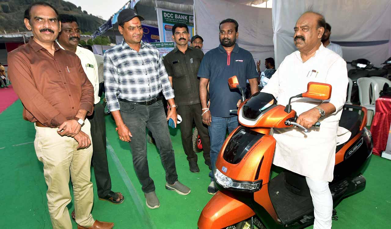 Latest models from various automobile companies displayed at Namasthe Telangana-Telangana Today show in Hanamkonda