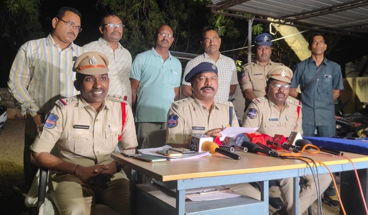 Domestic help, her aide land behind bars for stealing golden ornaments after watching YouTube videos