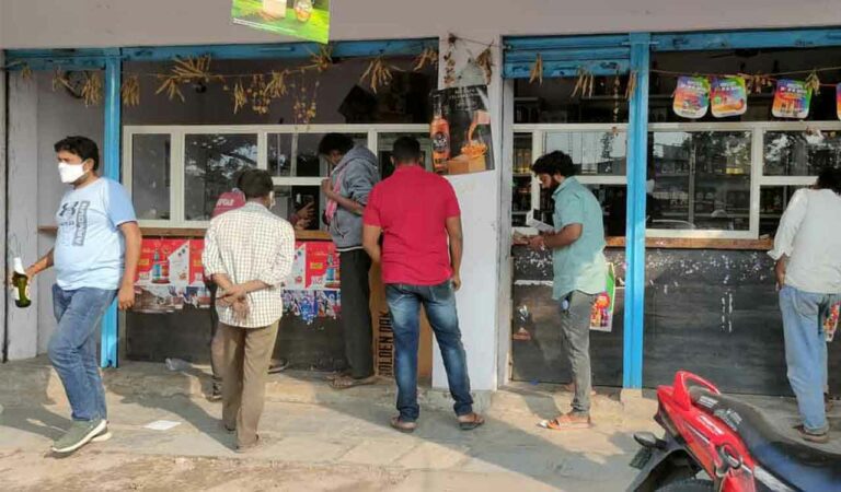 Telangana: Sircilla Excise Superintendent, CI suspended for doing favour to bar