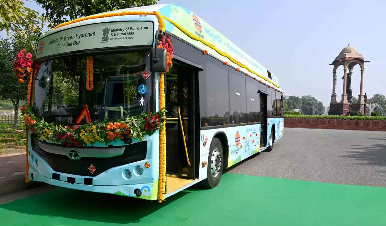 India's Milestone in Green Mobility: Demonstration of Green Hydrogen Bus Receives Global Acclaim