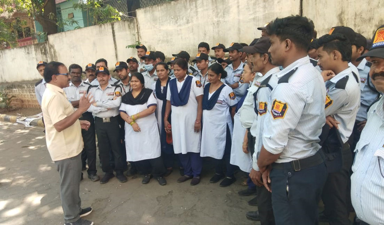 Security guards protest: Agency did not submit salary bills on time, says NIMS superintendent