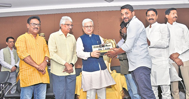 Telangana Today senior photographer Surya Sridhar bags two awards at state-level photo competitions