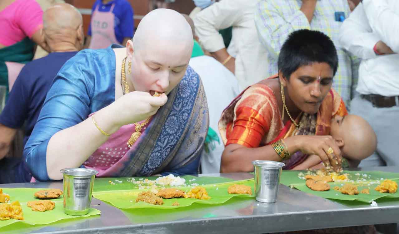 Pawan Kalyan’s wife Anna Lezhneva offers prayers at Tirumala; donates Rs 17 lakh to temple trust