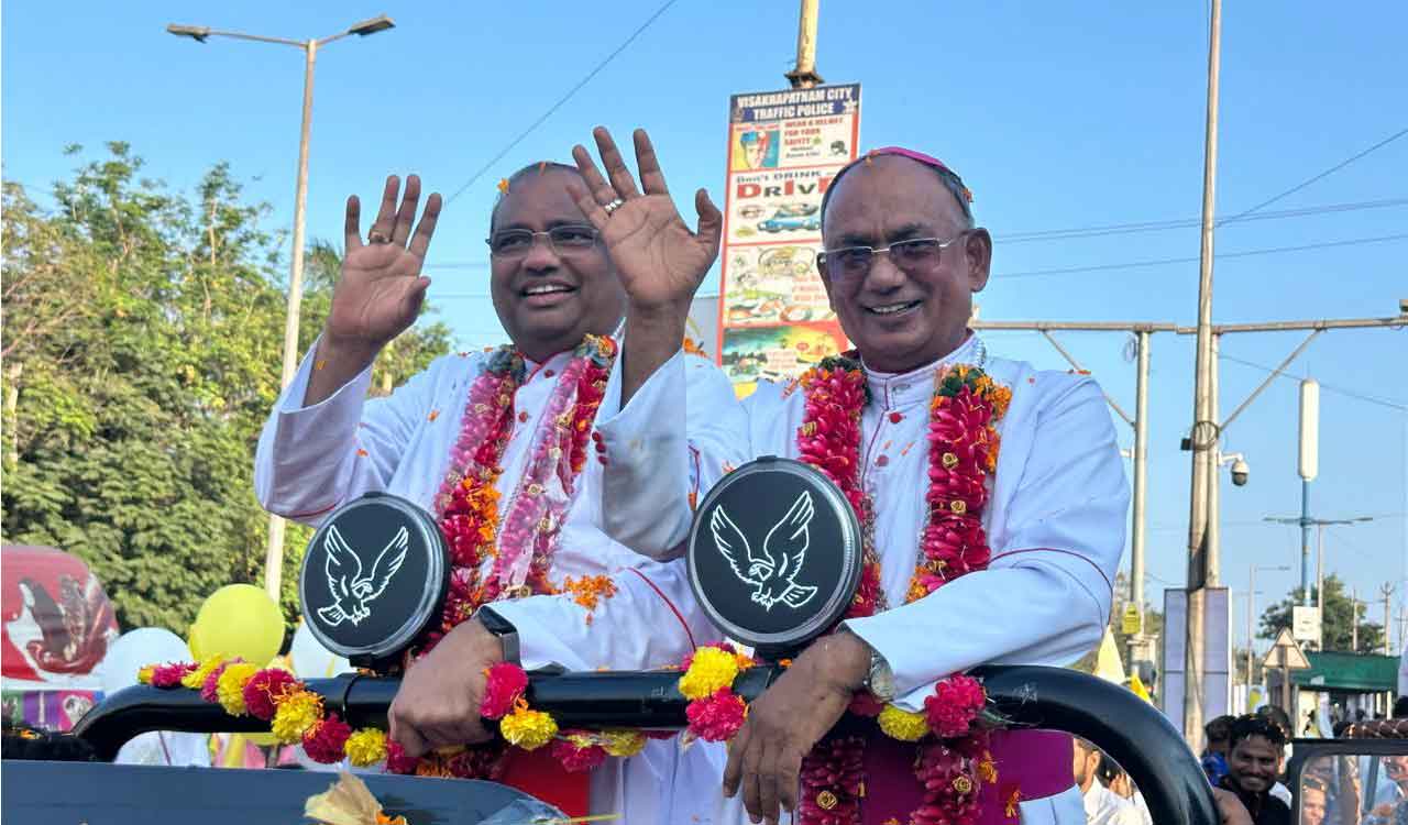 Papal Ambassador installs Udumala Bala as Archbishop of Visakhapatnam