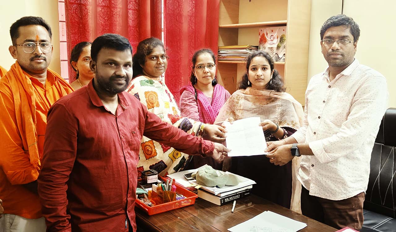 Telangana: Contract assistant professors, teachers resign en masse at RGUKT-Basar