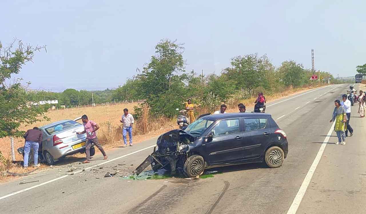 Andhra Pradesh: Deputy Collector on Special duty dies in road accident