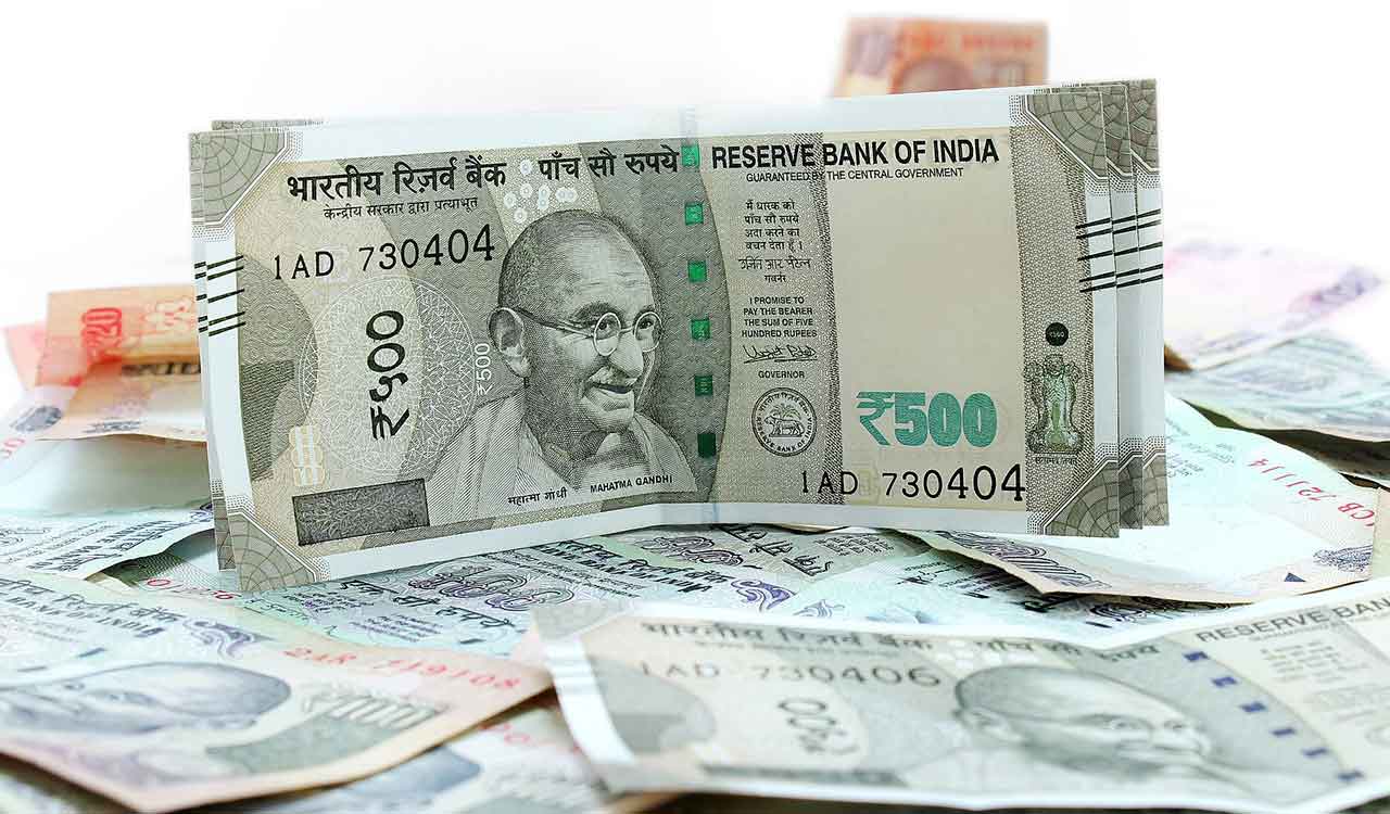 Telangana: ACB sleuths raid on Wankidi check-post, seize unaccounted cash of Rs 45,000