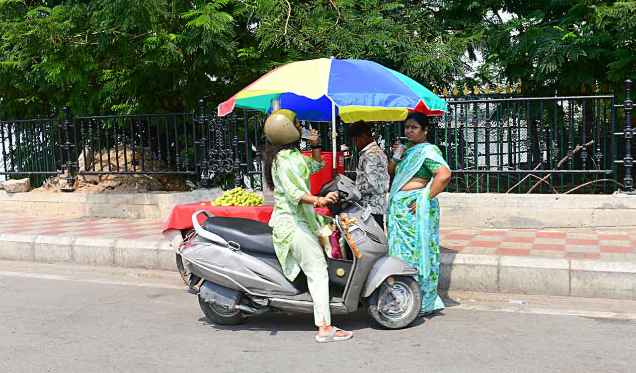 Heatwave grips Telangana as temperatures cross 45 degrees in five districts; Hyderabad sizzles above 41 degrees Celsius