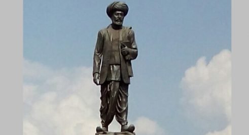 KTR, Harish Rao pay tributes to Mahatma Phule on his birth anniversary