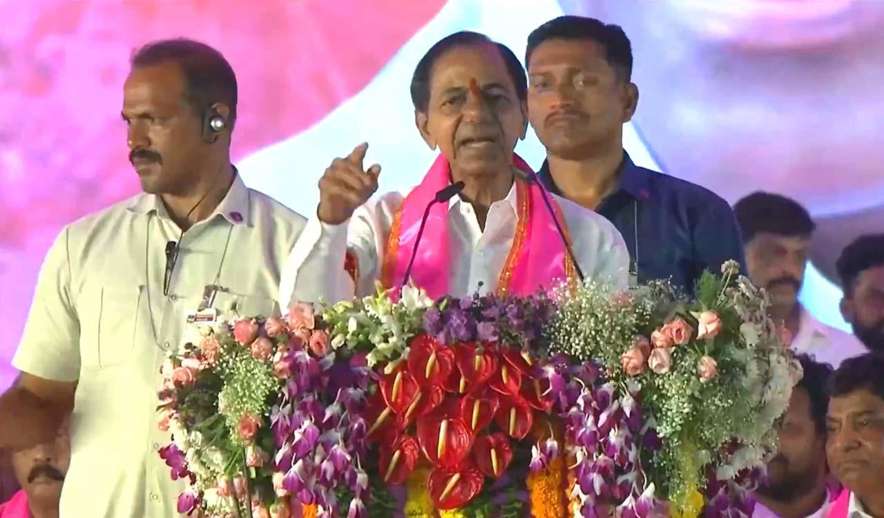 KCR asks Centre to stop Operation Kagar, calls for peace talks