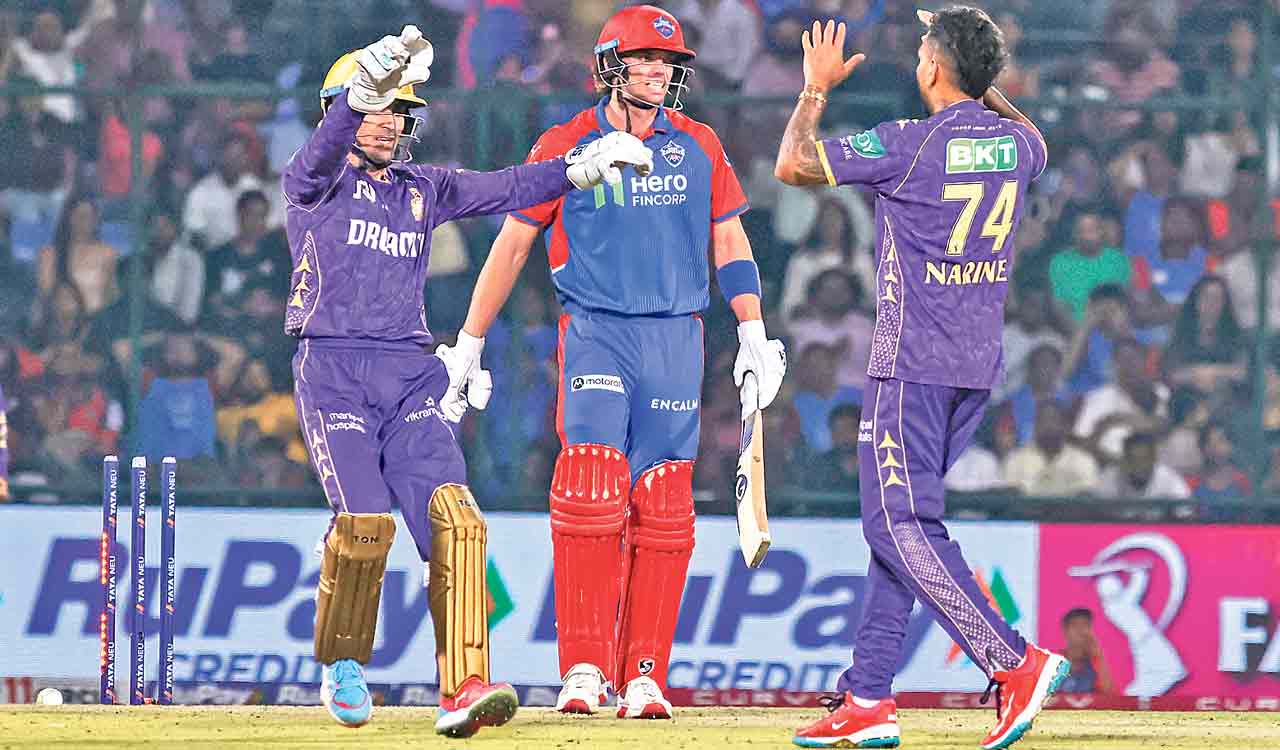 Narine does the star turn for KKR as Knight Riders beat Delhi Capitals