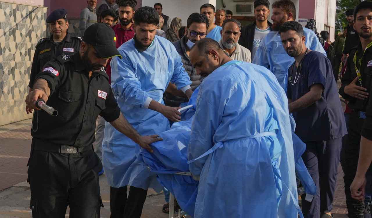 Over 20 tourists feared dead in Kashmir terrorist attack, at least 20 injured