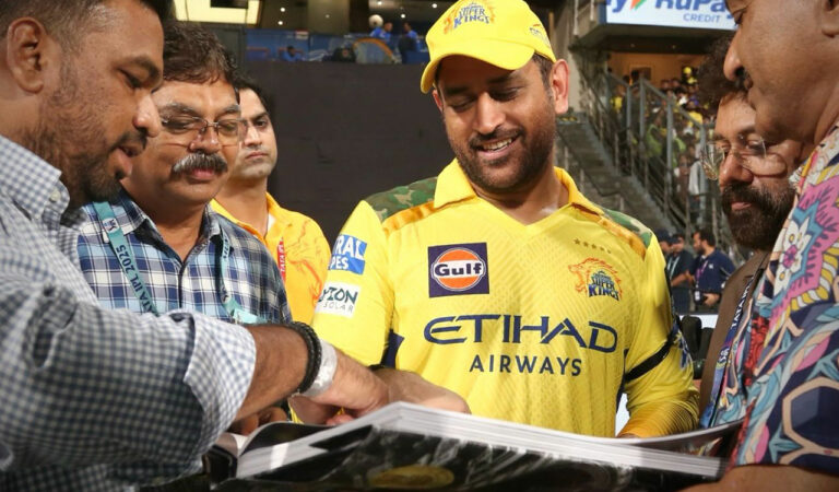 MCA honours Dhoni with Wankhede legacy book