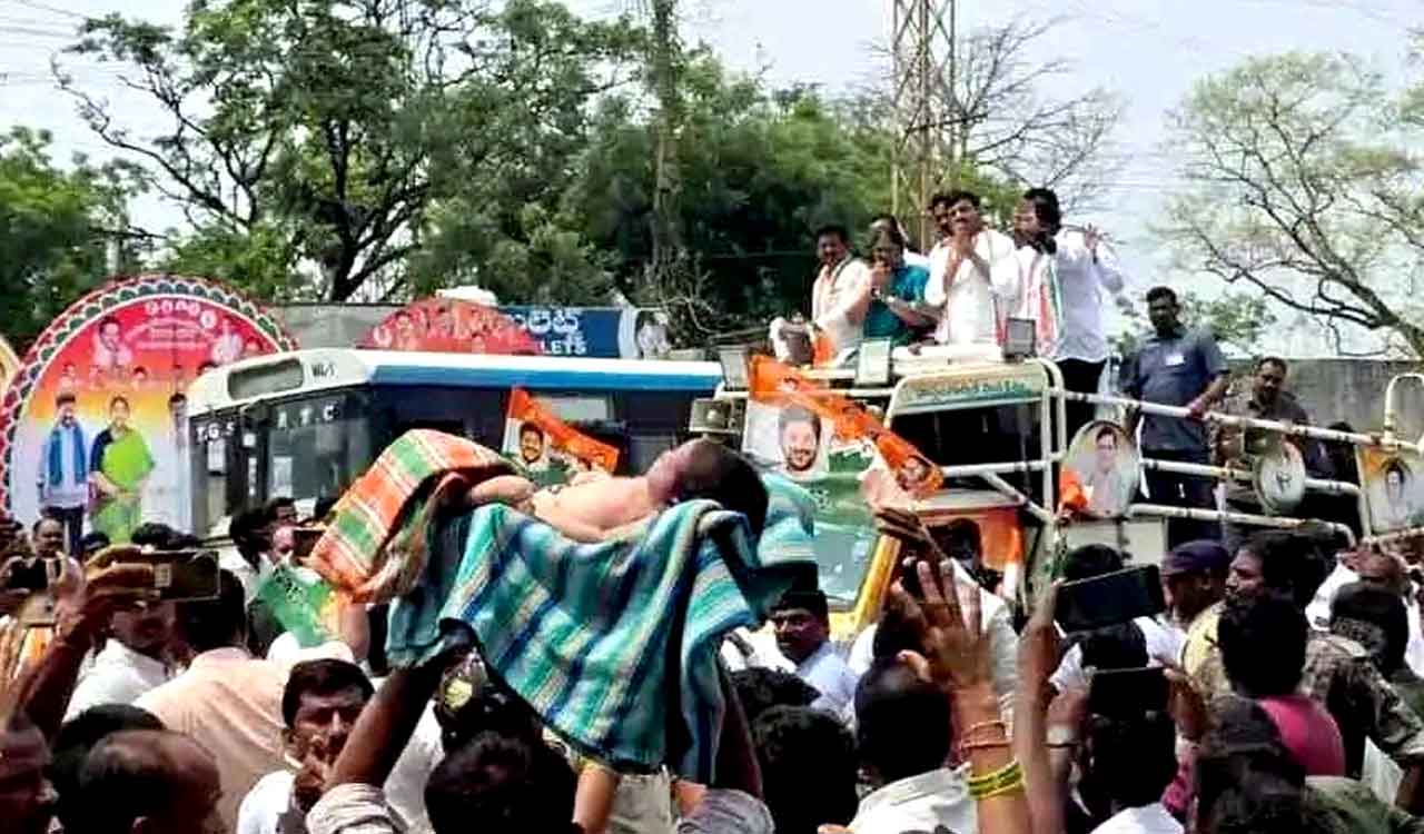 Telangana: Mulugu episode snowballs into major issue for ‘callous’ Congress