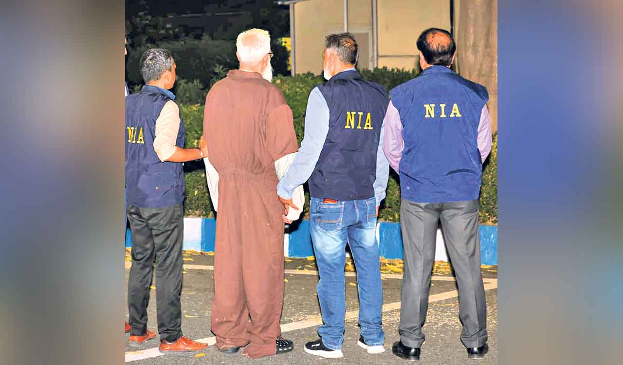 Editorial: Go all out to expose Pakistan