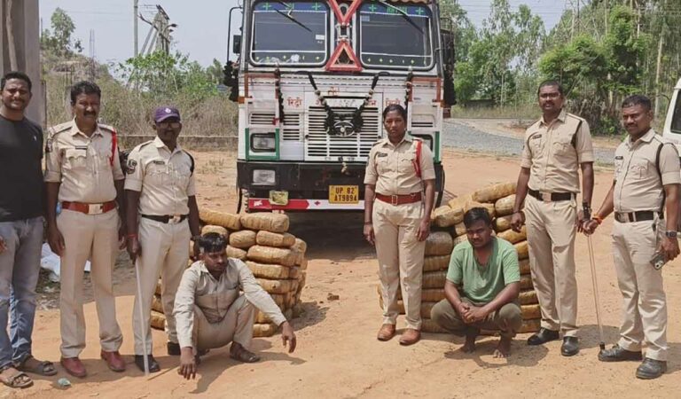 Khanapuram Haveli police with the gang of supari killers in Khammam.