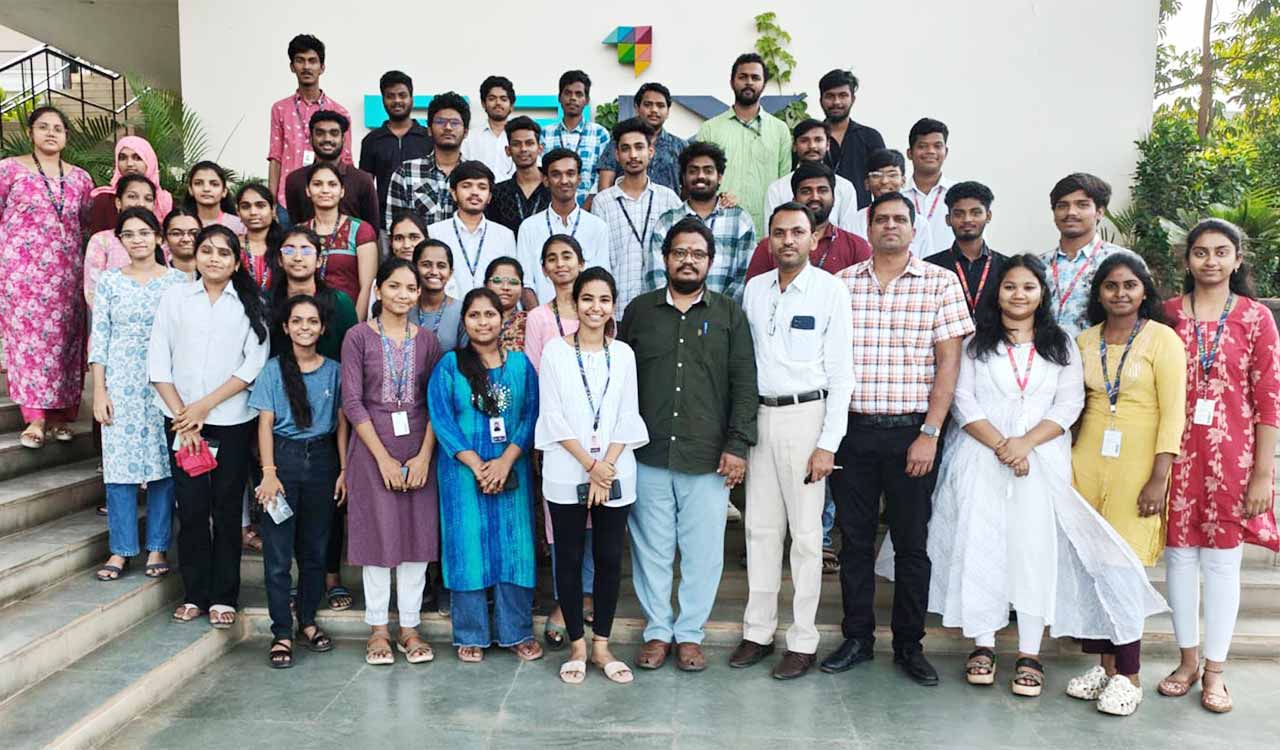 Telangana: TechStrom-2025 hackathon showcases young innovators at SR University