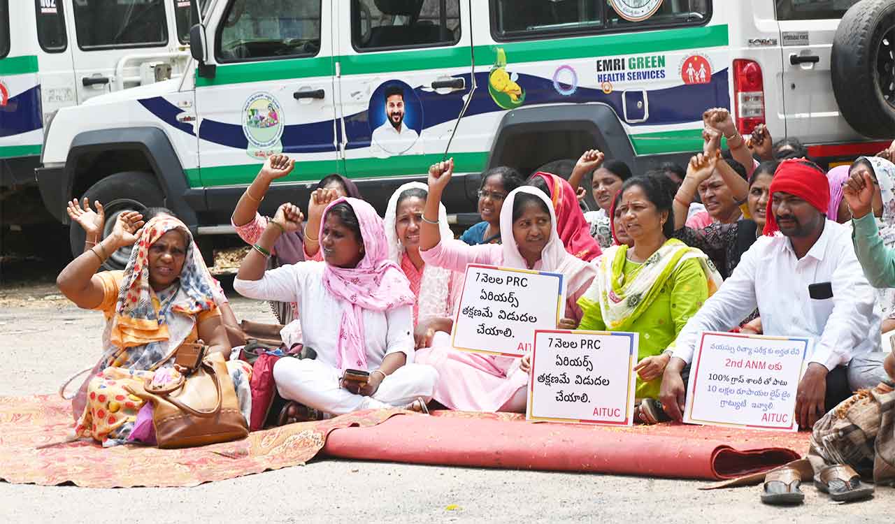 Hyderabad: Auxiliary Nurse Midwives continue to protests demanding PRC implementation
