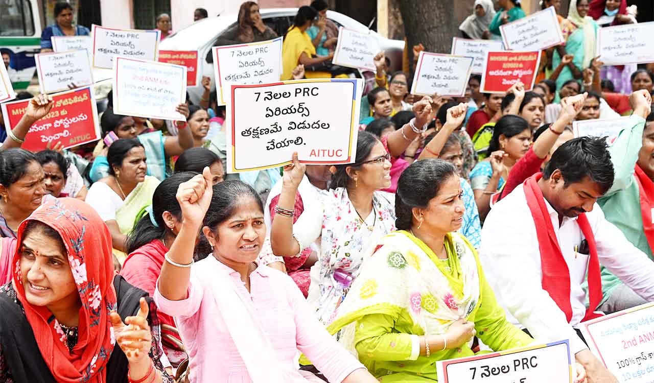 Hyderabad: Auxiliary Nurse Midwives continue to protests demanding PRC implementation
