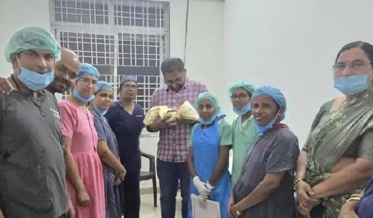 Telangana: Collector’s wife chooses government hospital for delivery in Peddapalli